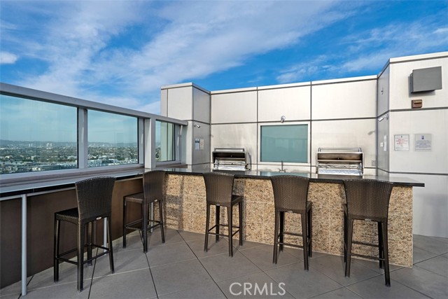 Detail Gallery Image 15 of 29 For 13700 Marina Pointe Dr #405,  Marina Del Rey,  CA 90292 - 3 Beds | 2/1 Baths