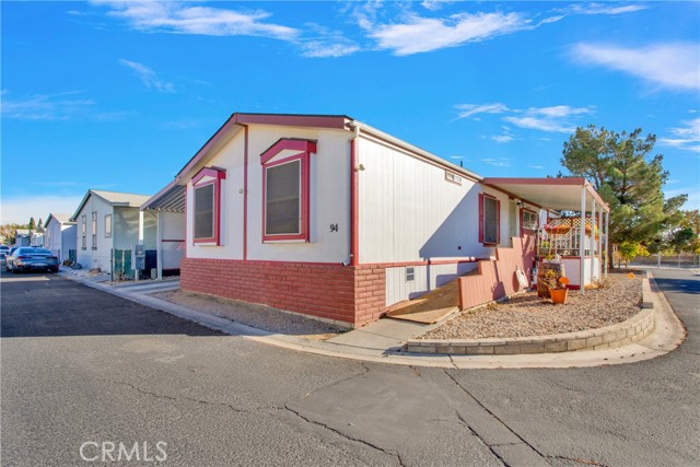 Detail Gallery Image 1 of 43 For 20843 Waalew Rd #C94,  Apple Valley,  CA 92307 - 4 Beds | 2 Baths