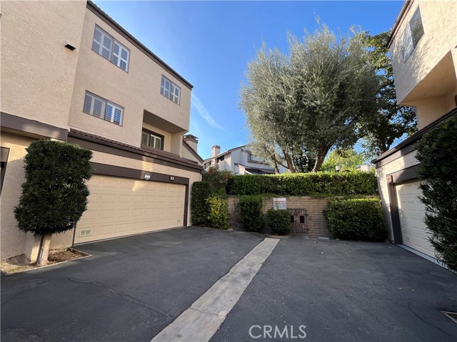 Detail Gallery Image 24 of 27 For 21801 Burbank #83,  Woodland Hills,  CA 91367 - 4 Beds | 3 Baths