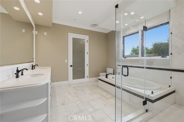 Detail Gallery Image 15 of 21 For 5667 Lubao St, Woodland Hills,  CA 91367 - 4 Beds | 5 Baths