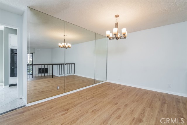 5711 Owensmouth Avenue, Woodland Hills CA: https://media.crmls.org/medias/f04eab74-e61c-488e-b26e-8514b5da2b64.jpg