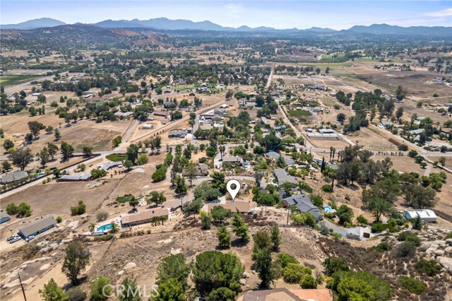 460 Pile Street, Ramona CA: https://media.crmls.org/medias/f04ebd4c-5493-4bf5-8082-365daa6dc47c.jpg