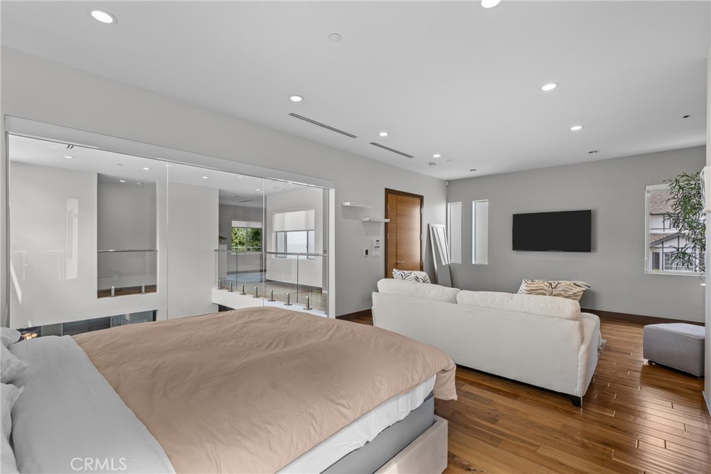 MLS #SR25260301 image #13