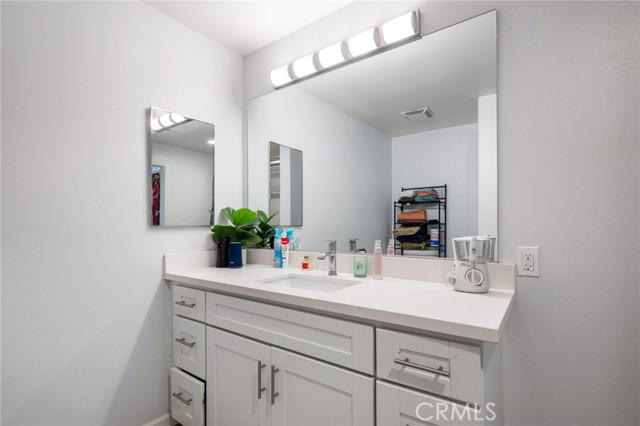 Detail Gallery Image 9 of 16 For 100 S Alameda #210,  Los Angeles,  CA 90012 - 1 Beds | 1 Baths