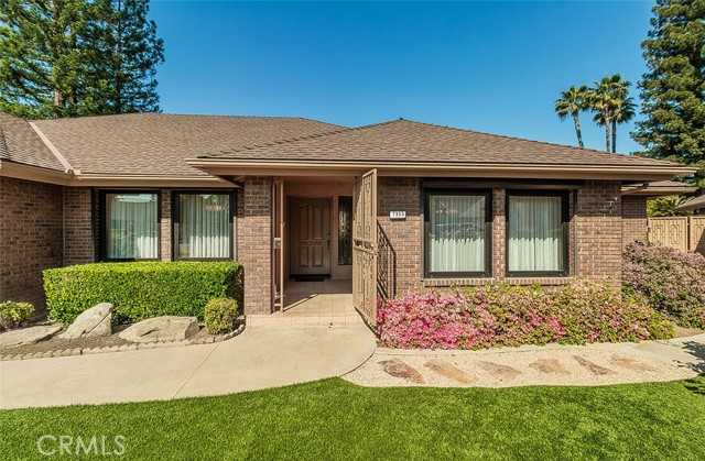 Detail Gallery Image 2 of 50 For 7355 N Pacific Ave, Fresno,  CA 93711 - 4 Beds | 3 Baths