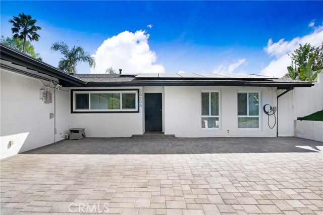 20200 Clark Street, Woodland Hills CA: https://media.crmls.org/medias/f0507404-3f43-41b3-ad3b-14d33cb6f30f.jpg