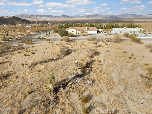 Detail Gallery Image 6 of 7 For 721 Zircon Rd, Lucerne Valley,  CA 92356 - – Beds | – Baths