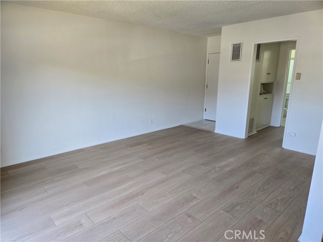 780 Earlham Street, Pasadena CA: https://media.crmls.org/medias/f050c422-9b53-461d-96af-d66fb895709f.jpg