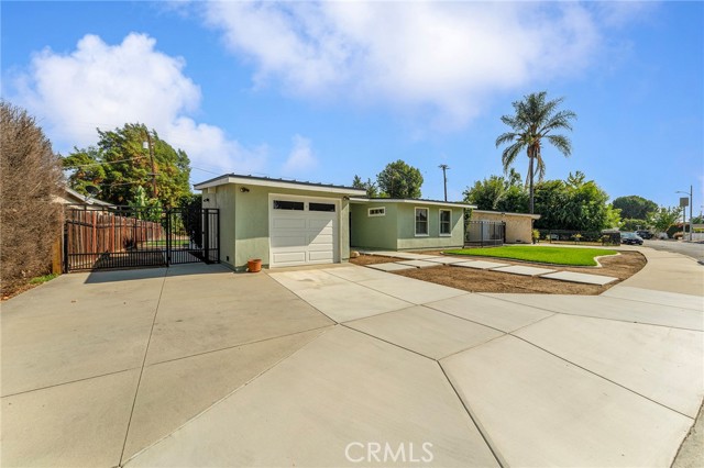 1908 E Walnut Creek Parkway, West Covina CA: https://media.crmls.org/medias/f050c727-d924-4e2d-8e54-3a31f40af947.jpg