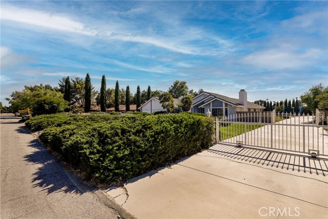 Detail Gallery Image 33 of 34 For 43909 Ryckebosch Ln, Lancaster,  CA 93535 - 3 Beds | 3 Baths