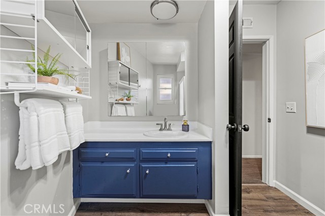 Detail Gallery Image 29 of 55 For 21206 Merridy St, Chatsworth,  CA 91311 - 4 Beds | 3 Baths