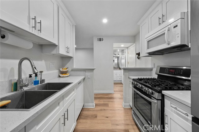 1650 S Campus Avenue, Ontario CA: https://media.crmls.org/medias/f05174f3-6f6a-436f-be65-f83ab468d0ca.jpg