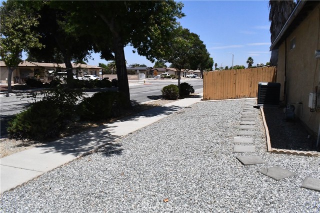 1956 Calle Arboleda, Hemet CA: https://media.crmls.org/medias/f0521703-87e8-4644-9e18-d1c7c91aa10a.jpg