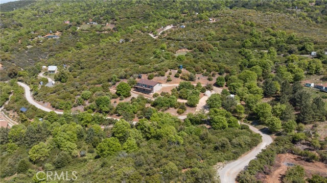 7525 Starlight Way, Julian CA: https://media.crmls.org/medias/f05251df-5f18-47c1-8e35-0ca0b87d872f.jpg