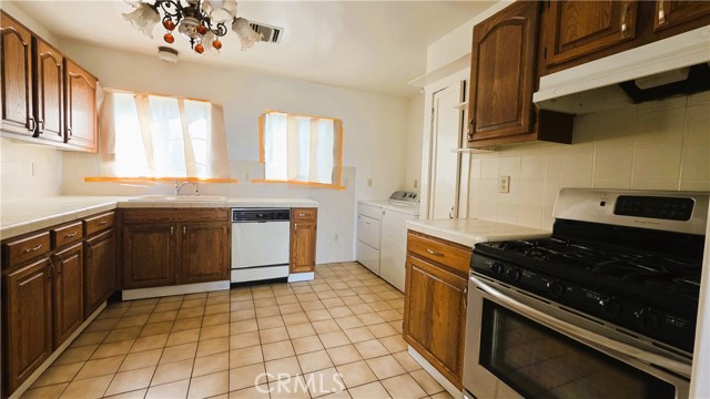 Detail Gallery Image 5 of 10 For 488 Royce St, Altadena,  CA 91001 - 2 Beds | 2 Baths