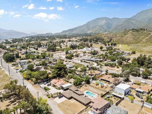 18510 Santa Fe Avenue, San Bernardino CA: https://media.crmls.org/medias/f0533fe6-fbaa-44c5-ba40-7a4ce039fe2a.jpg