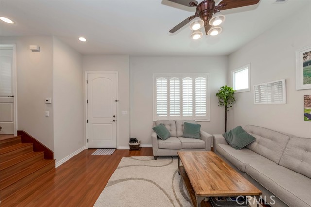 Detail Gallery Image 7 of 41 For 10896 Walnut St, Los Alamitos,  CA 90720 - 3 Beds | 2/1 Baths