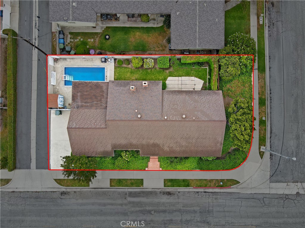 https://media.crmls.org/medias/f054151d-37b8-4451-84c8-79b32bfa02a1.jpg?preset=X-Large