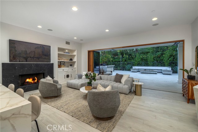 Detail Gallery Image 14 of 47 For 46 Woods Trail, Irvine,  CA 92603 - 5 Beds | 4/1 Baths