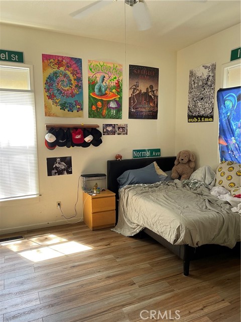 709 W 2nd Street, Chico CA: https://media.crmls.org/medias/f0543180-cb8e-43e8-b3ff-6458c05ceb7f.jpg