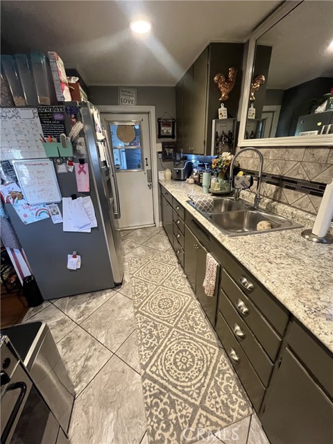 Detail Gallery Image 8 of 27 For 1373 Agate Ave, Mentone,  CA 92359 - 2 Beds | 1 Baths