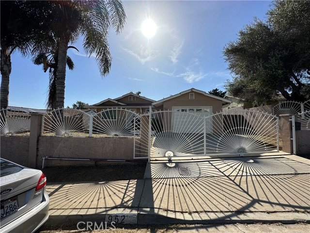 952 27th Street, Otay Mesa, CA, 92154 952 27th Street, Otay Mesa, CA, 92154