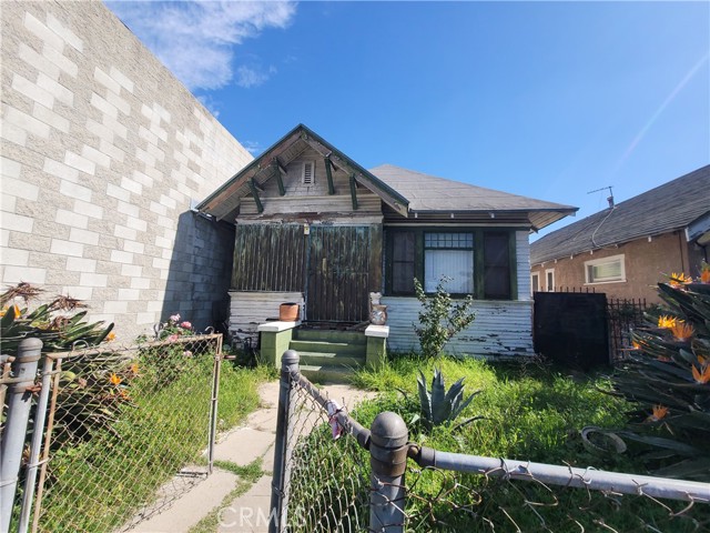 Detail Gallery Image 3 of 15 For 4010 Wall, Los Angeles,  CA 90011 - 2 Beds | 1 Baths