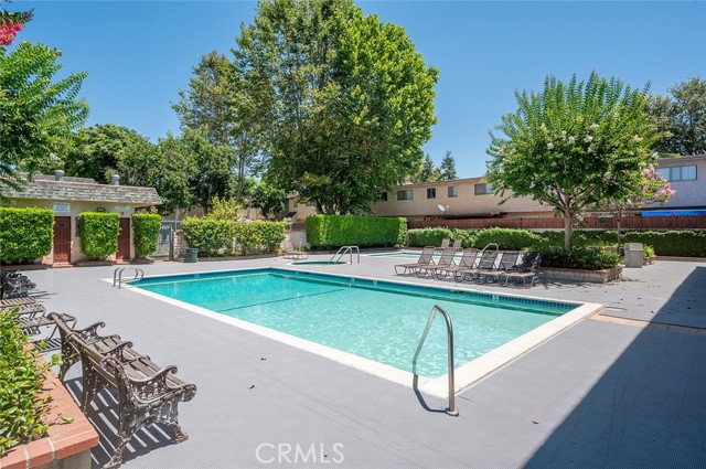 17061 Roscoe Boulevard, Northridge CA: https://media.crmls.org/medias/f0557074-196f-4bee-8b19-a87632b69725.jpg