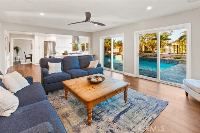23382 Via Chiripa, Mission Viejo CA: https://media.crmls.org/medias/f0559d30-7269-42c9-9903-32626910ffbb.jpg