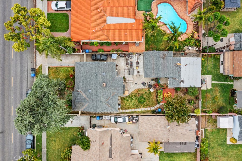 https://media.crmls.org/medias/f055c2ac-385b-4936-827c-5b970dc4ba73.jpg?preset=X-Large