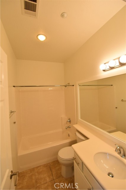 2 Lynde Street, Ladera Ranch CA: https://media.crmls.org/medias/f055c7d8-2933-4391-b745-c1ba751ee245.jpg