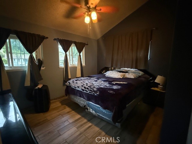 Detail Gallery Image 24 of 26 For 27135 Cabrera, Saugus,  CA 91350 - 4 Beds | 2 Baths