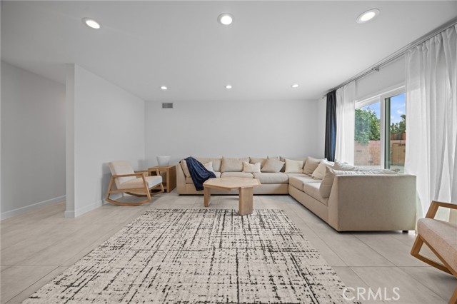 Detail Gallery Image 13 of 30 For 7844 Allott Ave, Panorama City,  CA 91402 - 3 Beds | 2 Baths