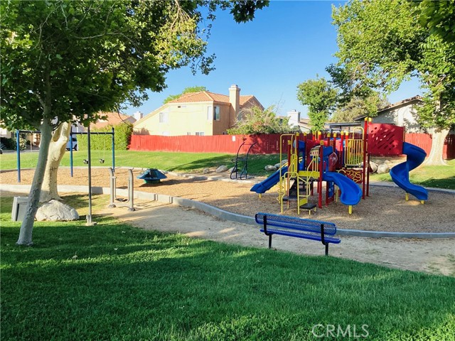 2326 Scott Avenue, Palmdale CA: https://media.crmls.org/medias/f056c6ab-48dd-445b-9a0f-0f4c24e27b61.jpg