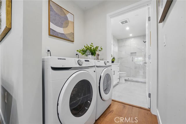 8142 Vantage Avenue, North Hollywood CA: https://media.crmls.org/medias/f056caef-10f7-46d6-bfc5-35559dd6f52e.jpg
