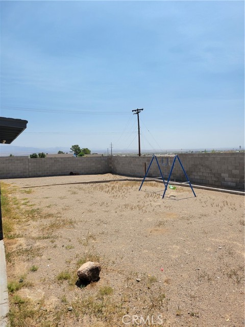 1217 Lill Hill Drive, Needles CA: https://media.crmls.org/medias/f057b163-2e61-4a43-b0be-fcb99b57008f.jpg