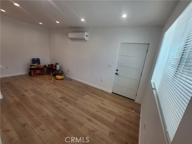 Detail Gallery Image 3 of 28 For 10940 Oxnard St #10942 1/2,  North Hollywood,  CA 91606 - 2 Beds | 1 Baths