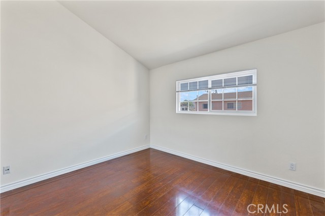 147 West Acacia, 122 photo 14