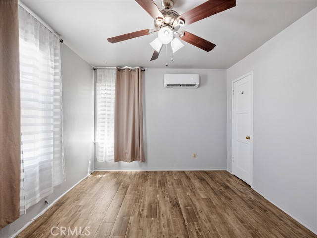 1040 Flora Street, Barstow CA: https://media.crmls.org/medias/f0588b92-dc58-4fc4-ab04-15d27ddf0831.jpg