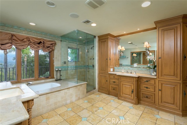 Detail Gallery Image 29 of 76 For 420 Inverness Dr, La Canada Flintridge,  CA 91011 - 6 Beds | 5/1 Baths