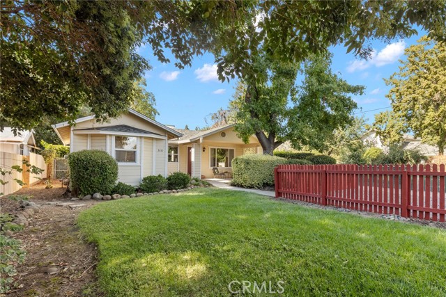 310 Henshaw Ave, Chico CA: https://media.crmls.org/medias/f058c7f5-4f1e-4622-9bdb-64890a34054e.jpg