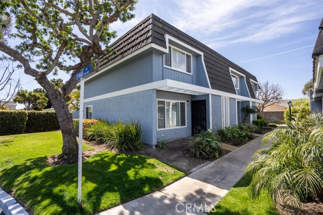 8371 Leeward Dr, Huntington Beach, CA 92646