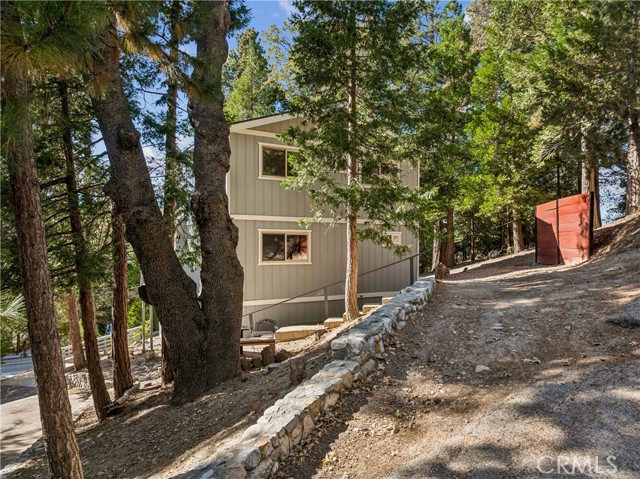 401 Grass Valley, Lake Arrowhead, CA 92352