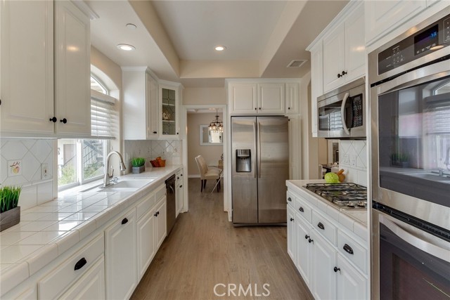 Detail Gallery Image 22 of 34 For 2113 Mathews Ave #B,  Redondo Beach,  CA 90278 - 3 Beds | 2/1 Baths