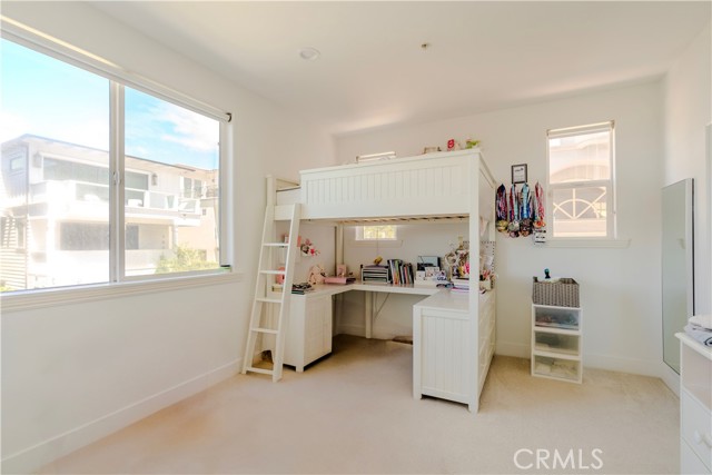 300 19TH Street, Manhattan Beach CA: https://media.crmls.org/medias/f059a6ca-e057-4ebe-9523-002d7cc79389.jpg