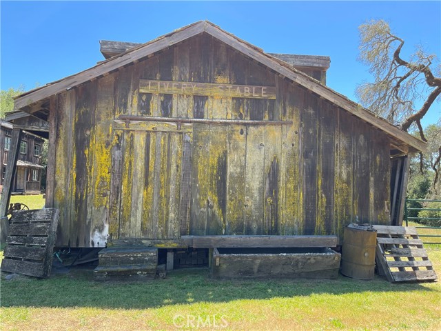 12760 Green Valley Road, Sebastopol CA: https://media.crmls.org/medias/f059e8f4-2625-4e5f-bbee-0789ab3929cb.jpg