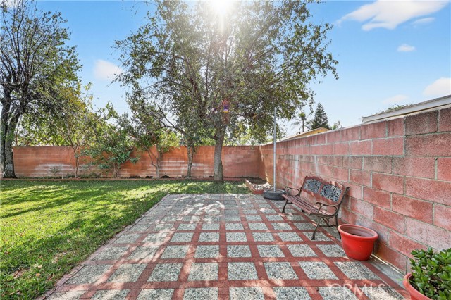 15937 Manzanita, Fontana CA: https://media.crmls.org/medias/f05b71d4-fc13-42bd-8586-b9f21c8f47b3.jpg