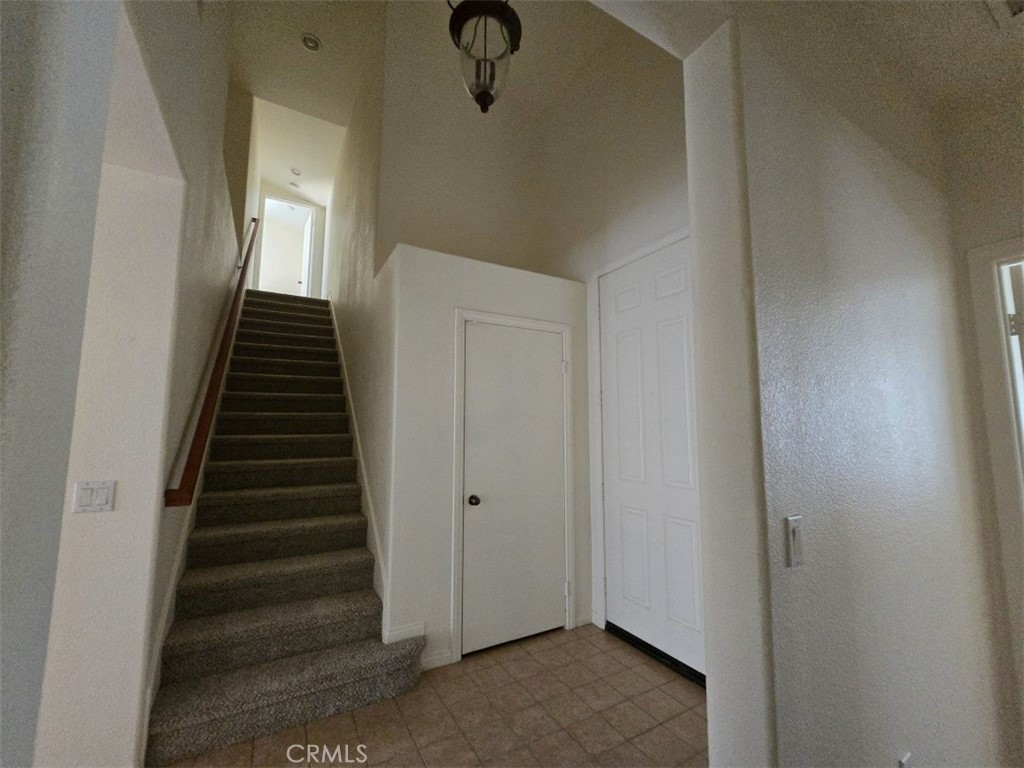 https://media.crmls.org/medias/f05b7bde-e03d-45e6-b266-865cd1298392.jpg?preset=X-Large