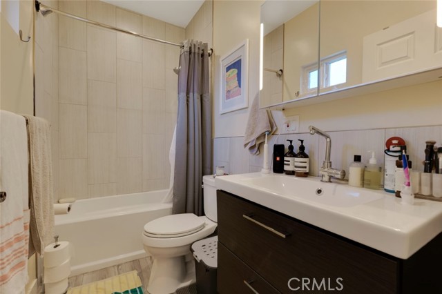 Image 46 of 57 For 3760 Dover Street