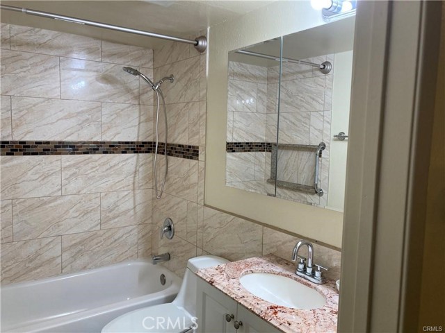 1304 Mountain Avenue, Duarte CA: https://media.crmls.org/medias/f05c510e-f2aa-4248-9b34-1ee1a767fbbc.jpg